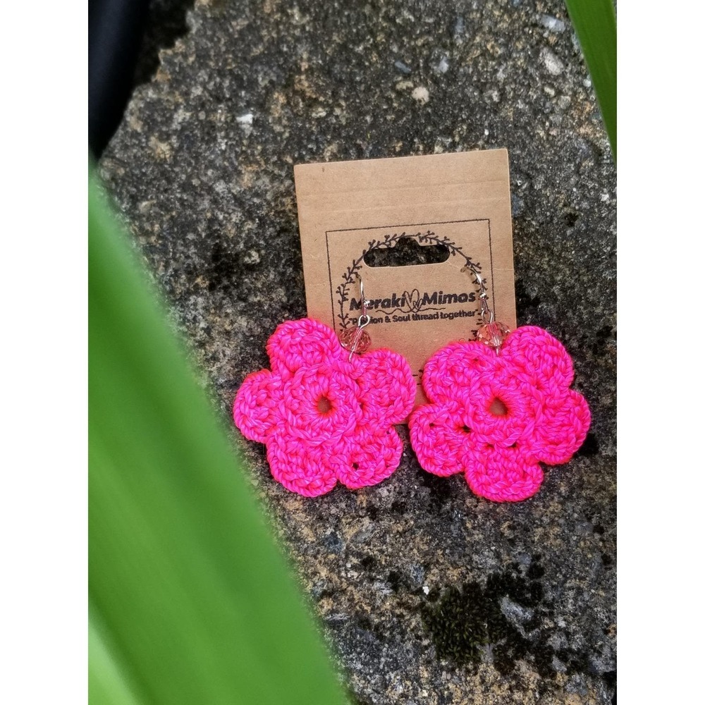 Meraki Mimos Neon Pink Crochet Flower Earrings Boho Floral Dangle Handmade NEW